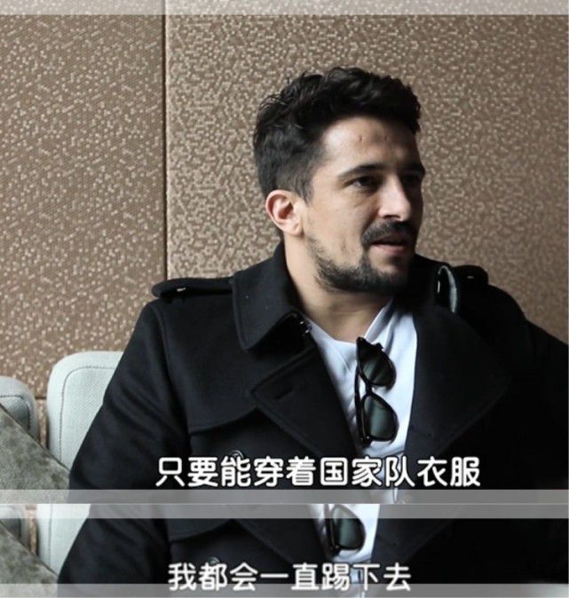不过要想引进布罗亚，国米将面临两个问题：切尔西方面要价约为3000万英镑，以及在出售布罗亚之前切尔西需要再引进一名前锋。
